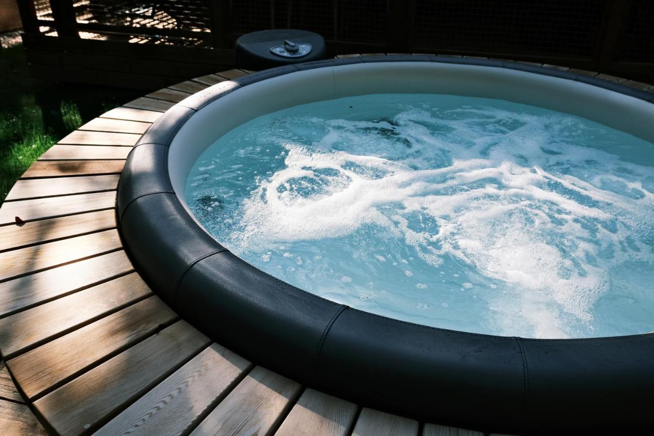 Lodge Avec Spa Privatif - Foret Et Lac Liginiac ภายนอก รูปภาพ